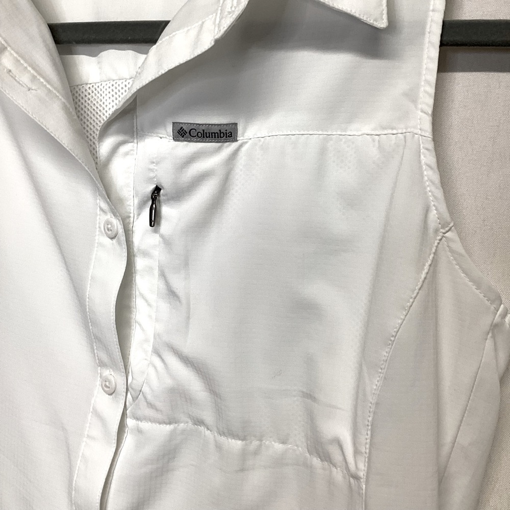 Columbia Classic White Sleeveless Shirt - Picture 2 of 6